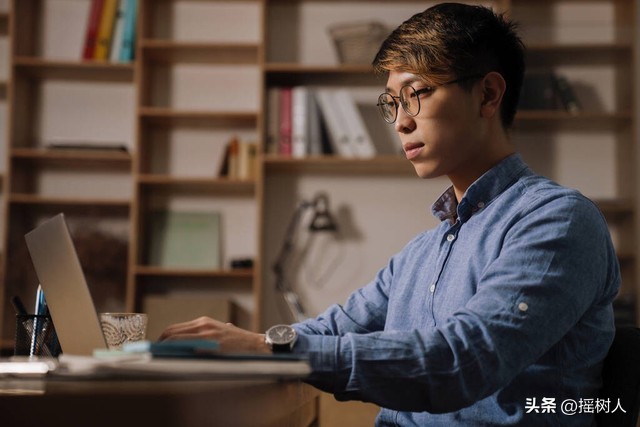 AI作家崛起,传统写手何去何从?20位从业者直击真相! 3 AI作家崛起,传统写手何去何从?20位从业者直击真相! 3