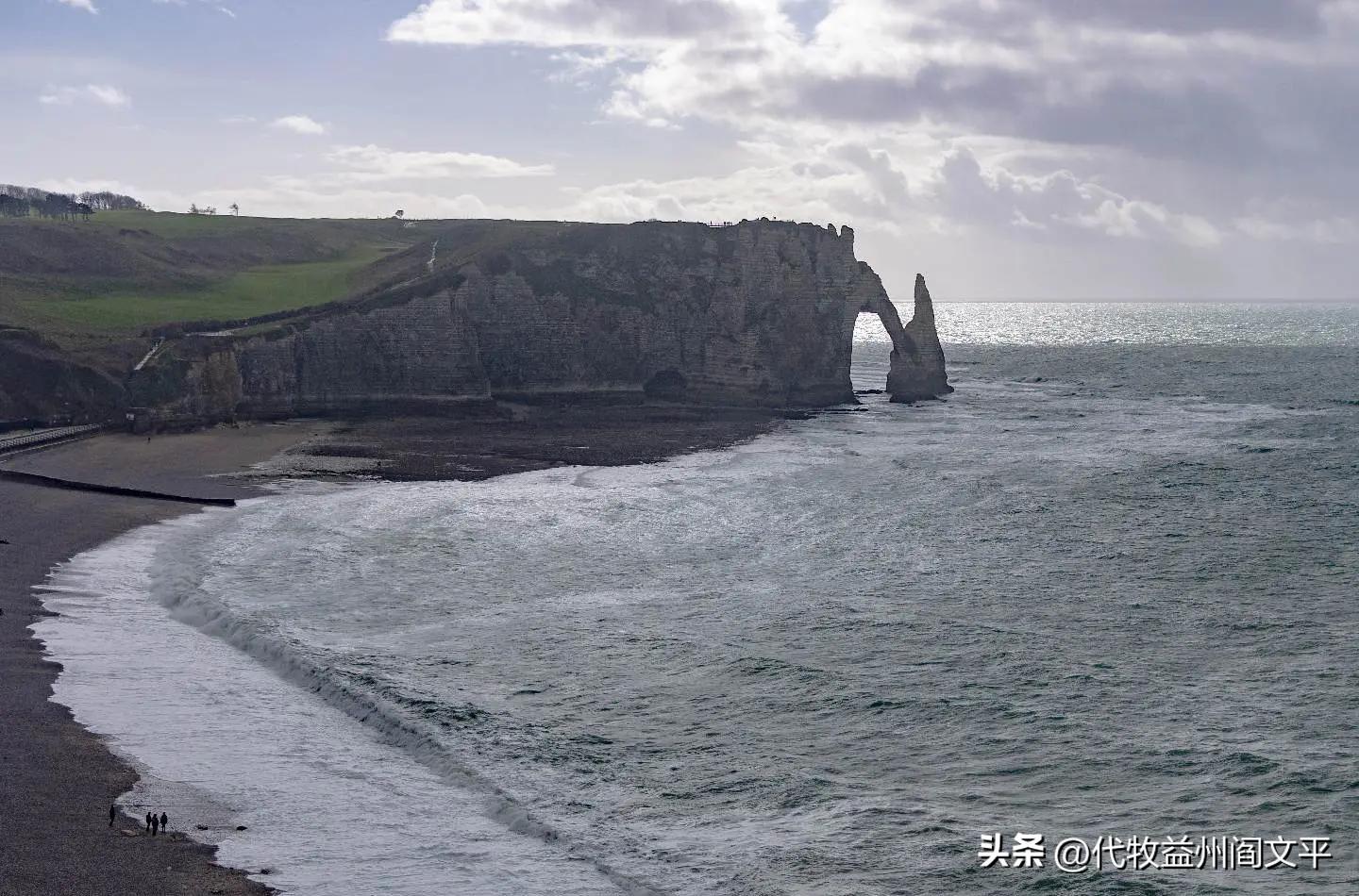 被放逐的女王意外逆袭，破解家族诅咒重获新生！ 3